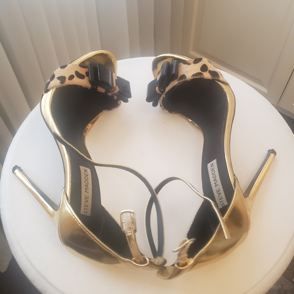 Steve Madden Gold and leopard pumps - Picture 5 of 9